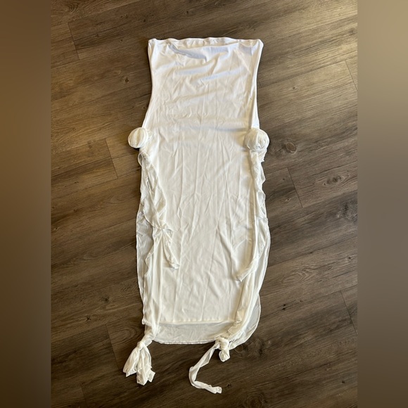 SIDE SLIT RUFFLE DRESS - Picture 4 of 4